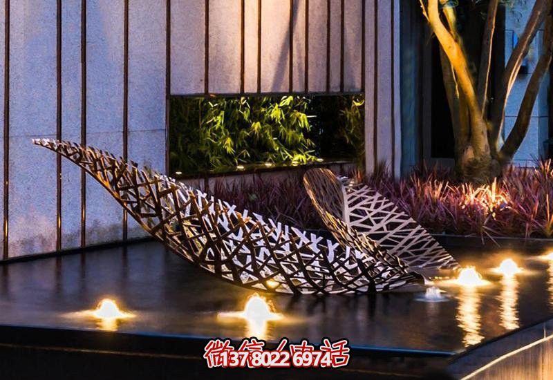 不銹鋼樹葉鏤空雕塑，給戶外和酒店環境帶來優雅氣息