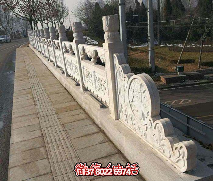 現代城市綠化防護欄桿,融入自然元素的花崗巖石雕 現代城市綠化防護欄桿,融入自然元素的花崗巖石雕