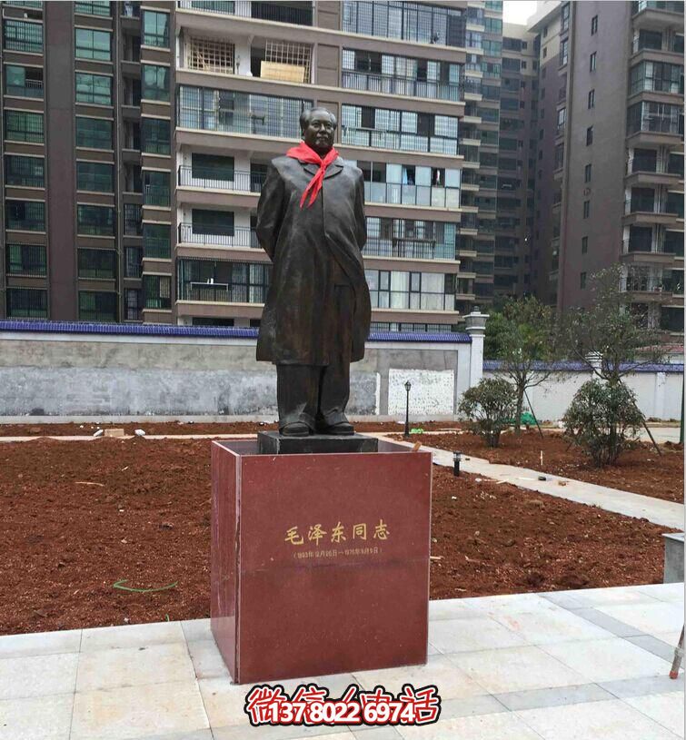 偉大領袖毛澤東仿銅雕塑，裝點小區玻璃鋼玻璃