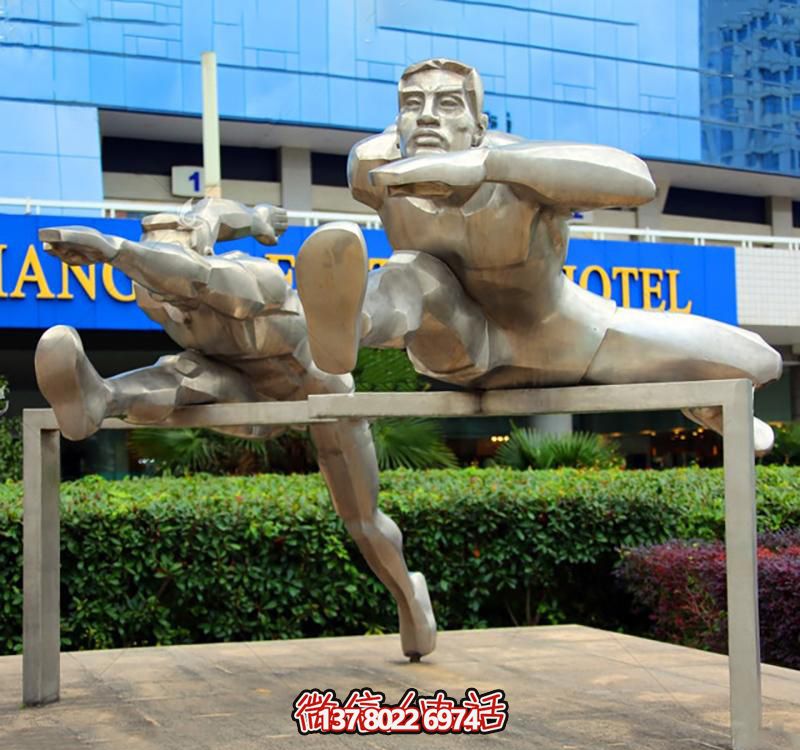 高科技不銹鋼跨欄雕塑裝置，傳承體育運(yùn)動(dòng)主題人物