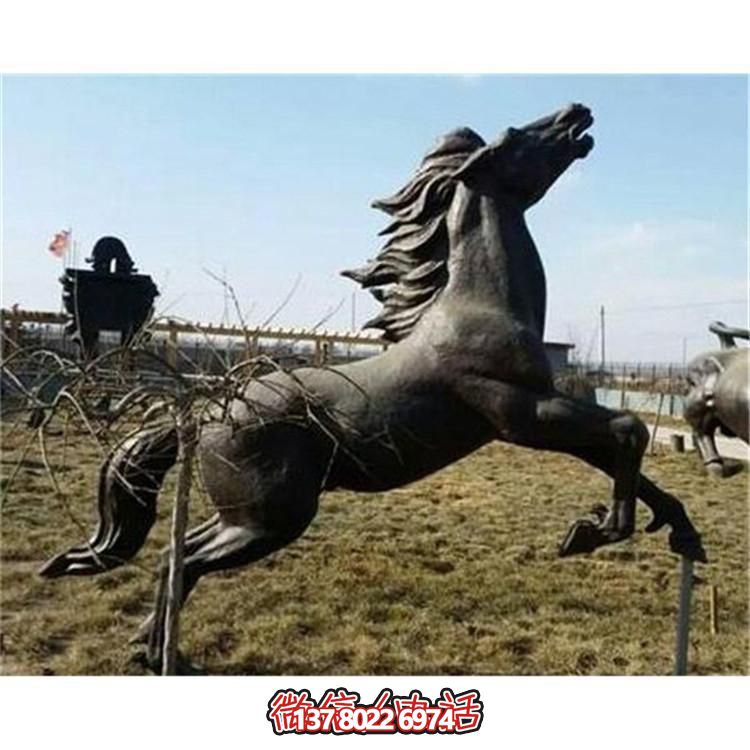大型銅雕塑，為園林廣場擺放奔跑馬